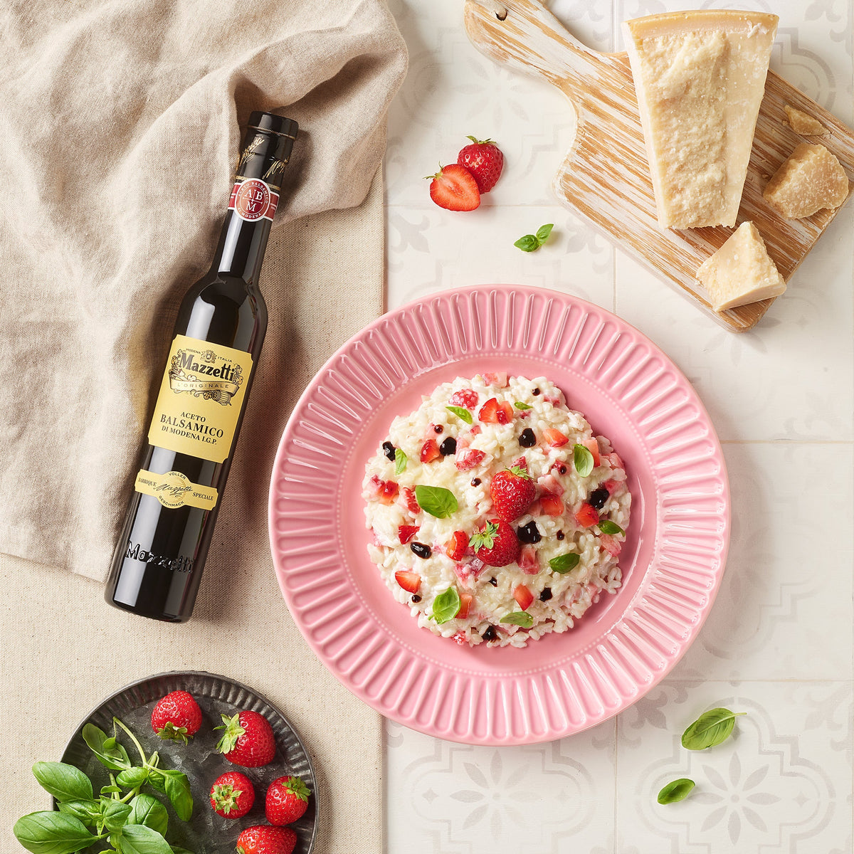 Erdbeerrisotto mit Balsamico-Essig aus Modena Mazzetti l'Originale ... Erdbeerrisotto mit Balsamico-Essig aus Modena Mazzetti l'Originale ...