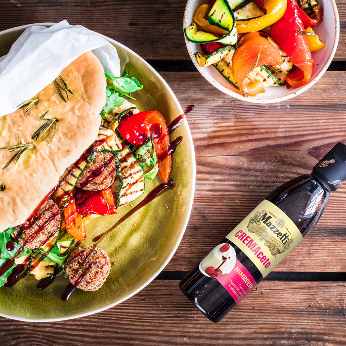 Focaccia mit Auberginenfrikadellen mit Mazzetti Cremaceto Himberee