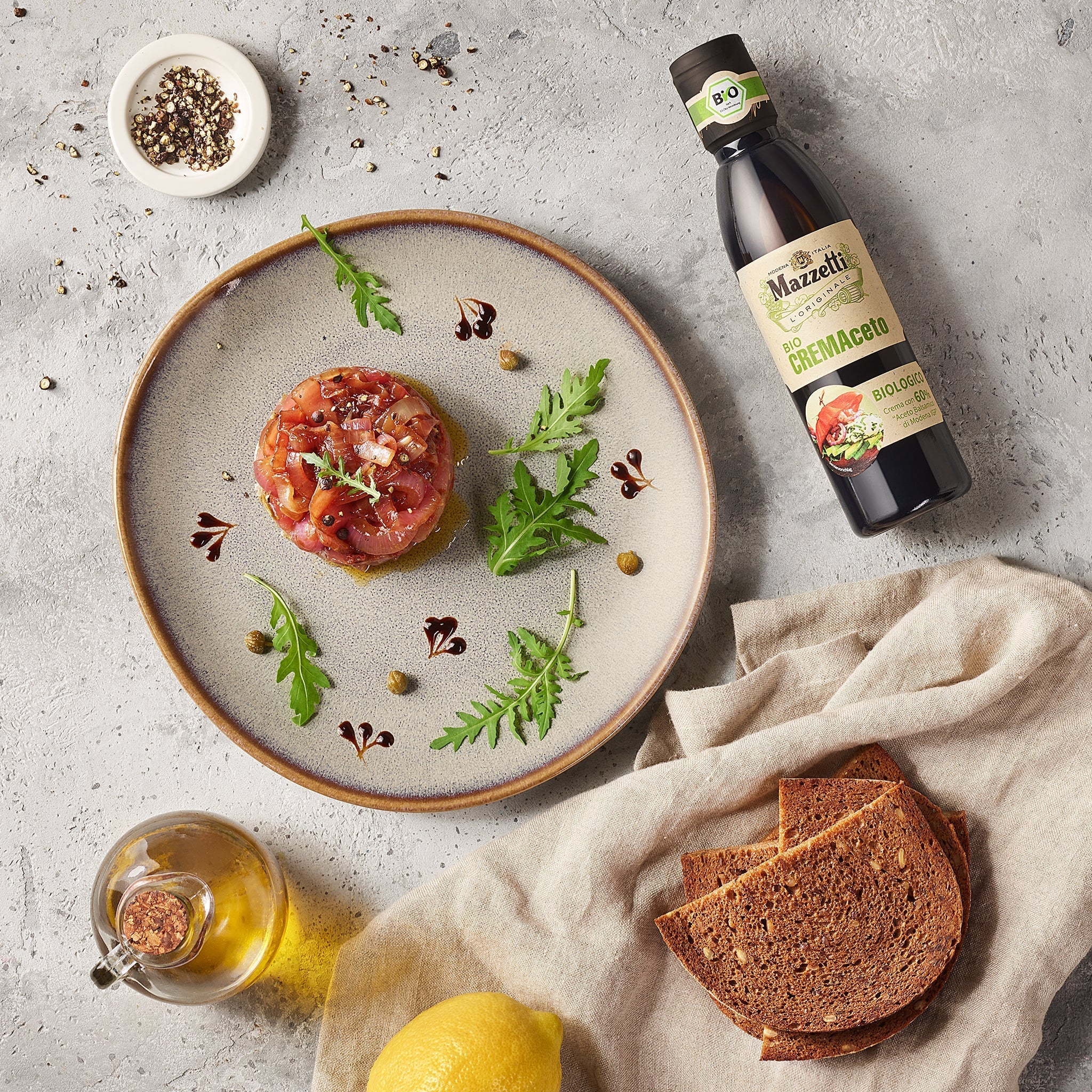 Thunfisch-tartar mit Mazzetti BIO Cremaceto